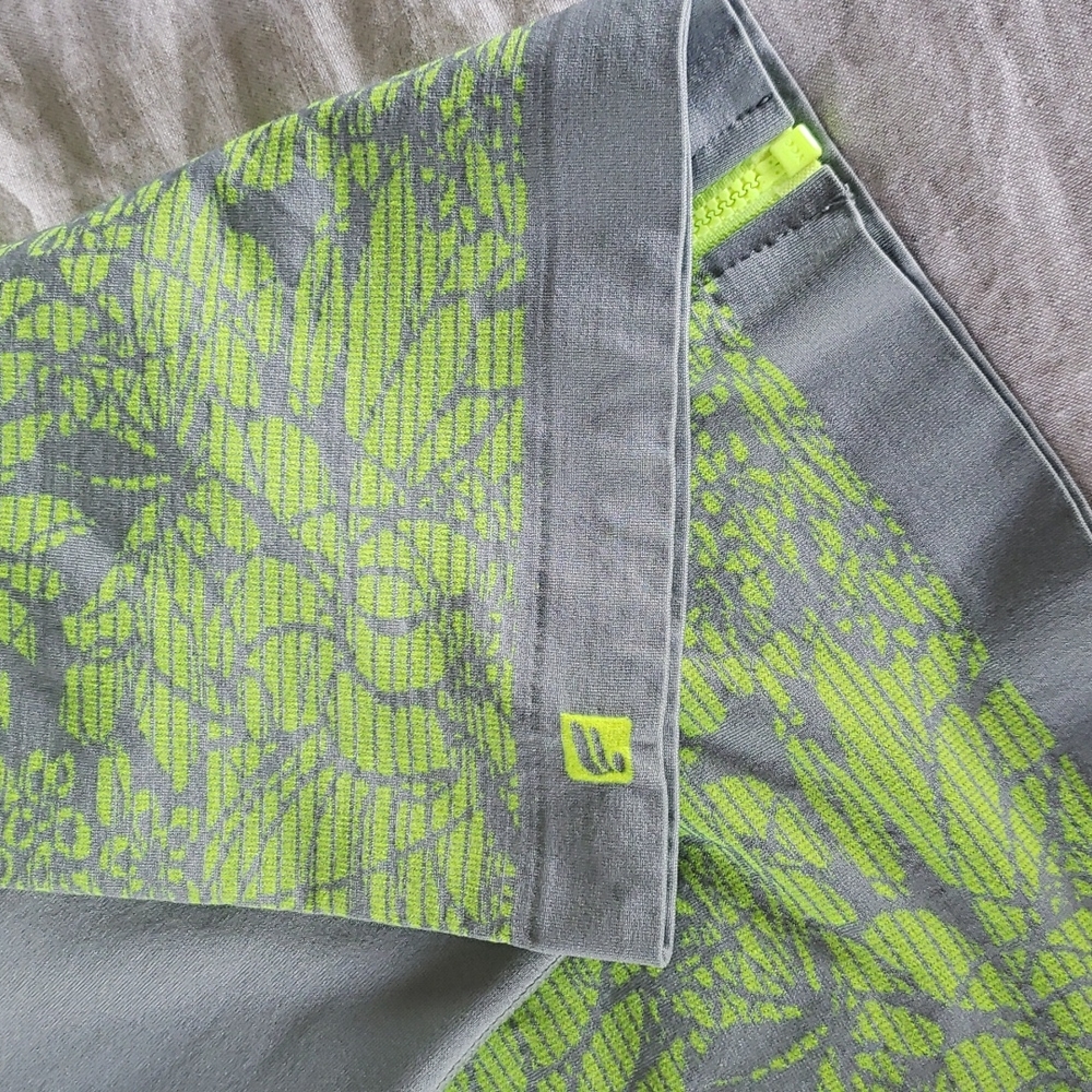 Fabletics zip up - Picture 9 of 12